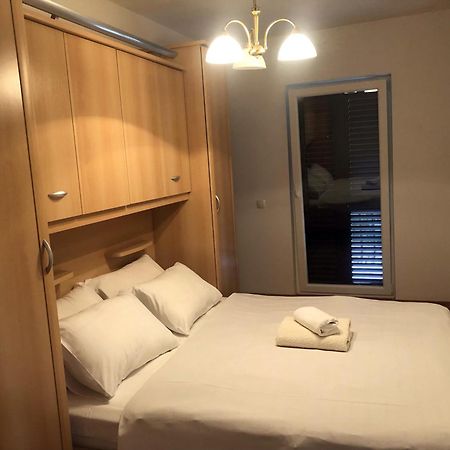 Danyja Apartments Sveti Filip i Jakov Bagian luar foto