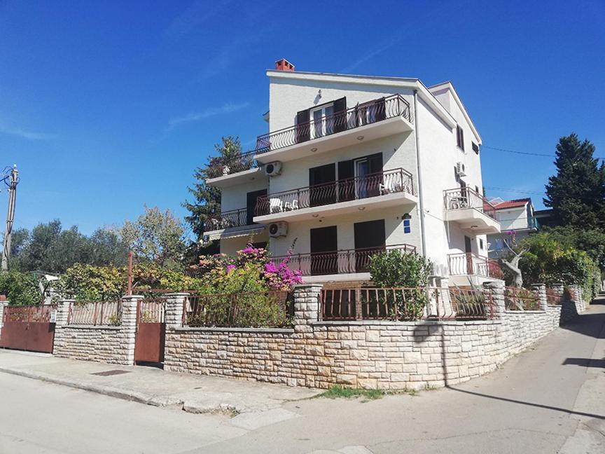 Danyja Apartments Sveti Filip i Jakov Bagian luar foto