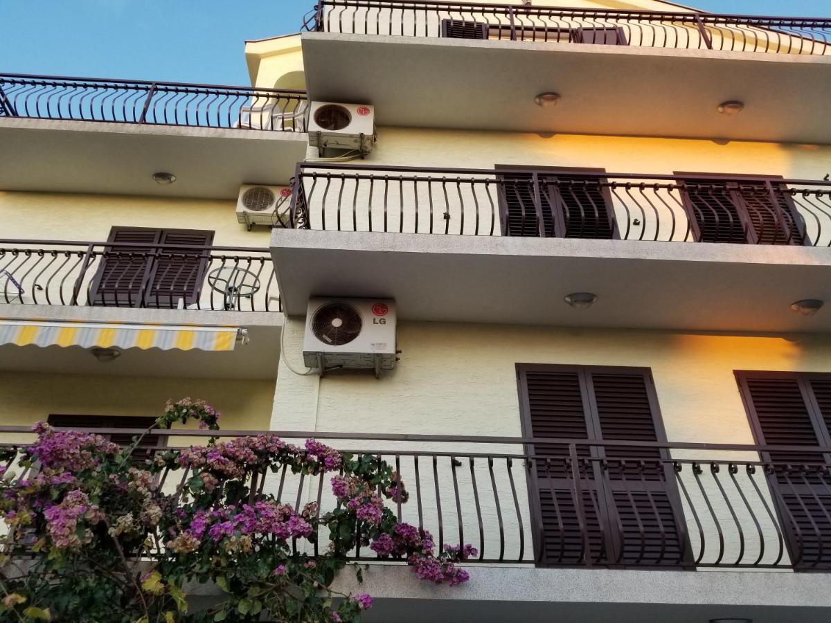 Danyja Apartments Sveti Filip i Jakov Bagian luar foto